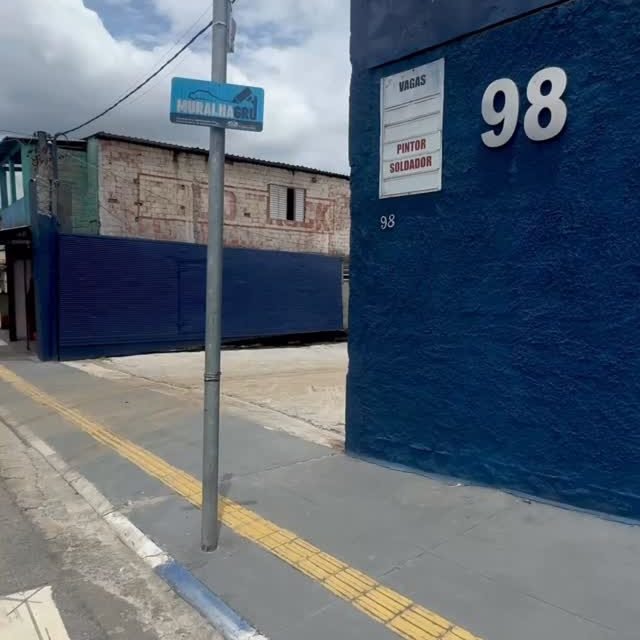 Mais um projeto entregue com aquele capricho de que nós não abrimos mão.

Realizamos uma reforma geral completa:

✅ Lona e logotipo aplicados com precisão.

✅ Pintura e acabamento de alto padrão.

✅ Portas novas para garantir vedação e segurança.

Deixamos o bruto da @clemextransportes pronto para dar show pelas estradas do Brasil.

Aqui o serviço é pesado, mas o acabamento é fino!

Valeu pela parceria, pessoal!

Quem será o próximo a renovar o visual por aqui?

Deixe seu comentário ou chame no WhatsApp 11 91174-7897.

#Rodovtruck #ClemexTransportes #ReformaGeral #Caminhão #Logística PinturaAutomotiva Frota Manutenção