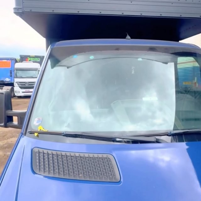 Mais uma transformação concluída pela equipe da Rodovtruck! 

Realizamos a reforma completa e personalização para a @novolarestofados, garantindo um acabamento de alta durabilidade e visual impecável para rodar pelas estradas.

Seu Implemento ou frota precisa de reforma, pintura ou personalização?

Fale conosco pelo WhatsApp: (11) 91774-7897.

Acesse: www.rodovtruck.com.br

#Comercial #ImplementosRodoviarios #NovolarEstofados #ReformadeBau #RodoVTruck